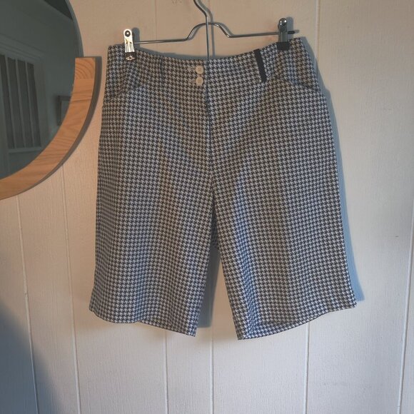 Nike Womens Golf Short with Fit Dry Technology Fabric Size 10 - Picture 6 of 7